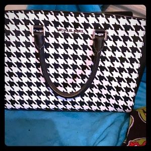Authentic Michael Kors Houndstooth bag